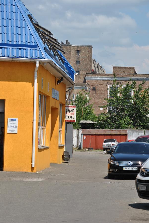 Hostel Darnitsa1 Kiev Buitenkant foto